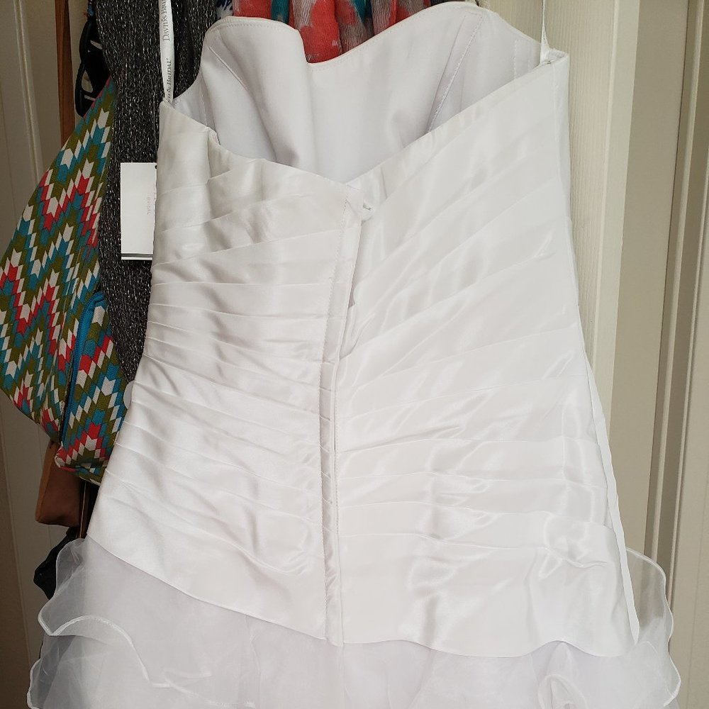 Wedding Dress - Picture 4 of 7